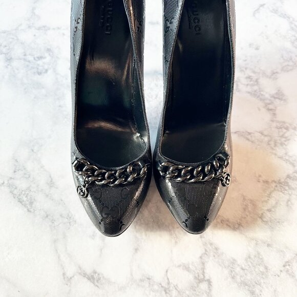 Gucci GG Imprime Black Leather Chain Charm Pumps - Picture 6 of 15